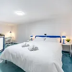 Blue Loft In The Heart Of Milan, Next To Metro Station