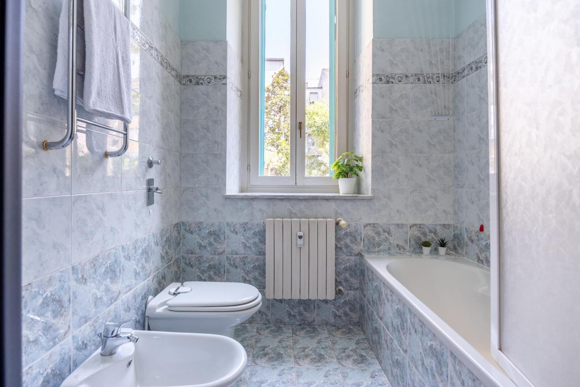 Blue Loft In The Heart Of Milan, Next To Metro Station