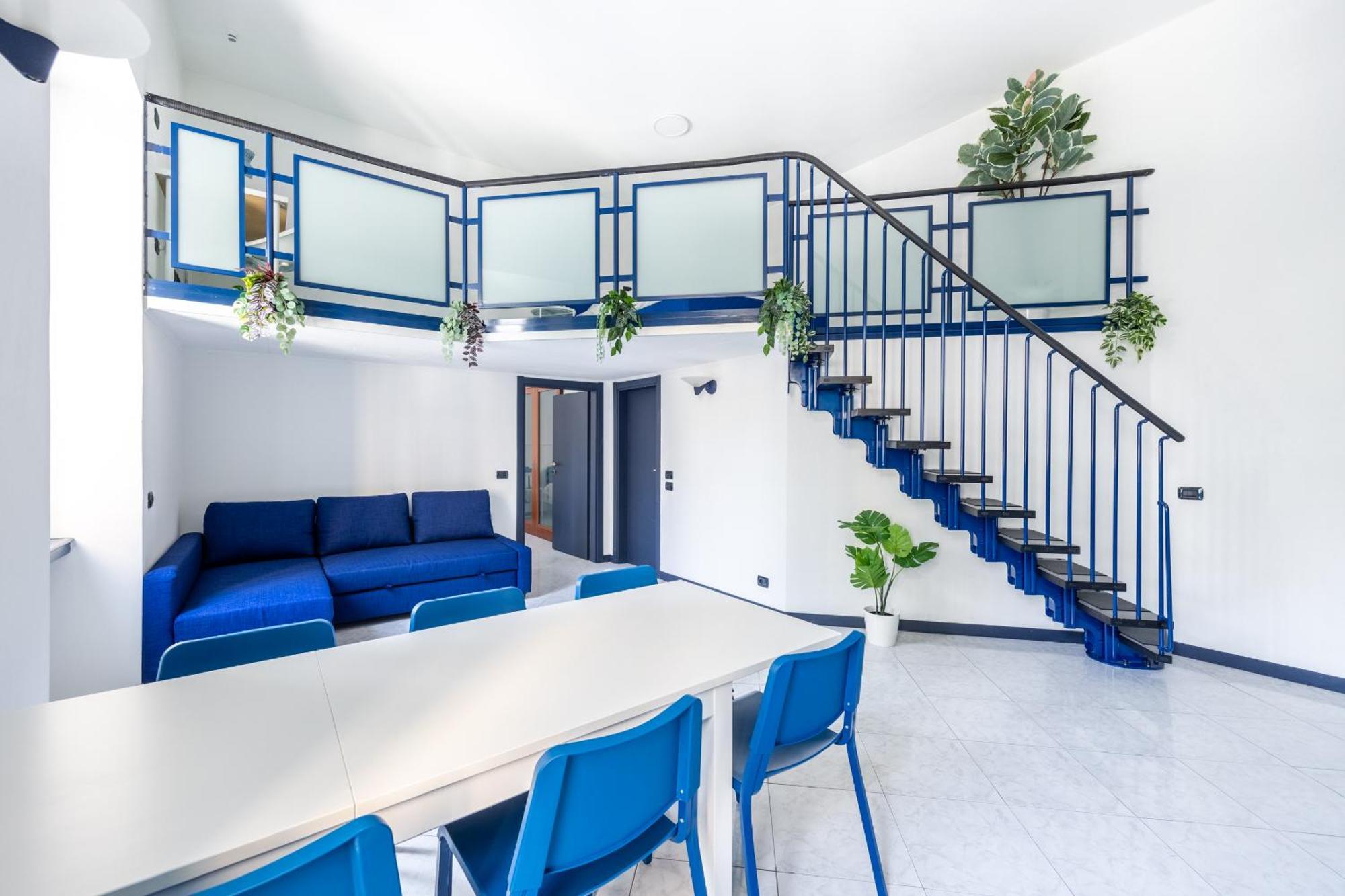 Blue Loft In The Heart Of Milan, Next To Metro Station