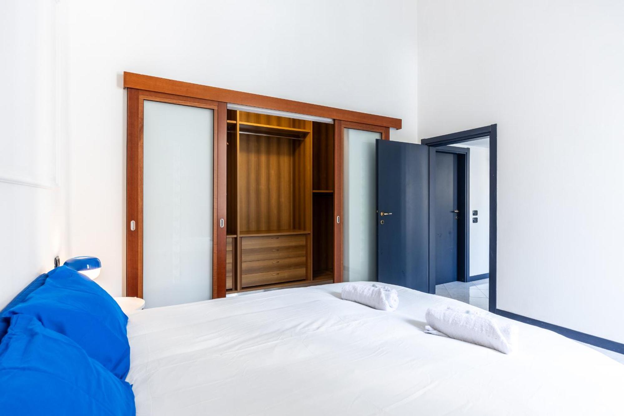Blue Loft In The Heart Of Milan, Next To Metro Station